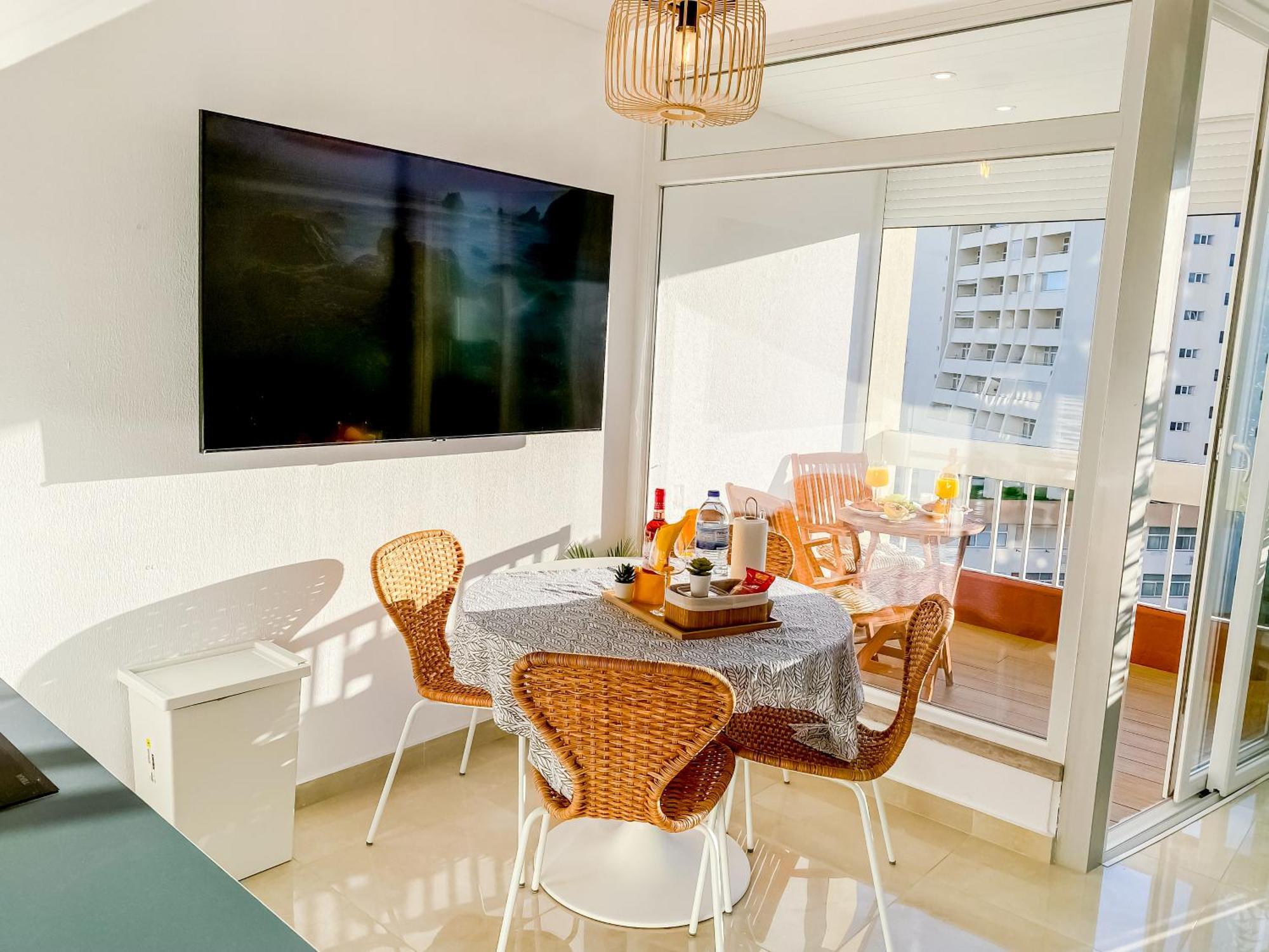 Luxury 2 Min Beach With Balcony, Ocean View, Wifi, Ac, Smarttv Portimão Esterno foto