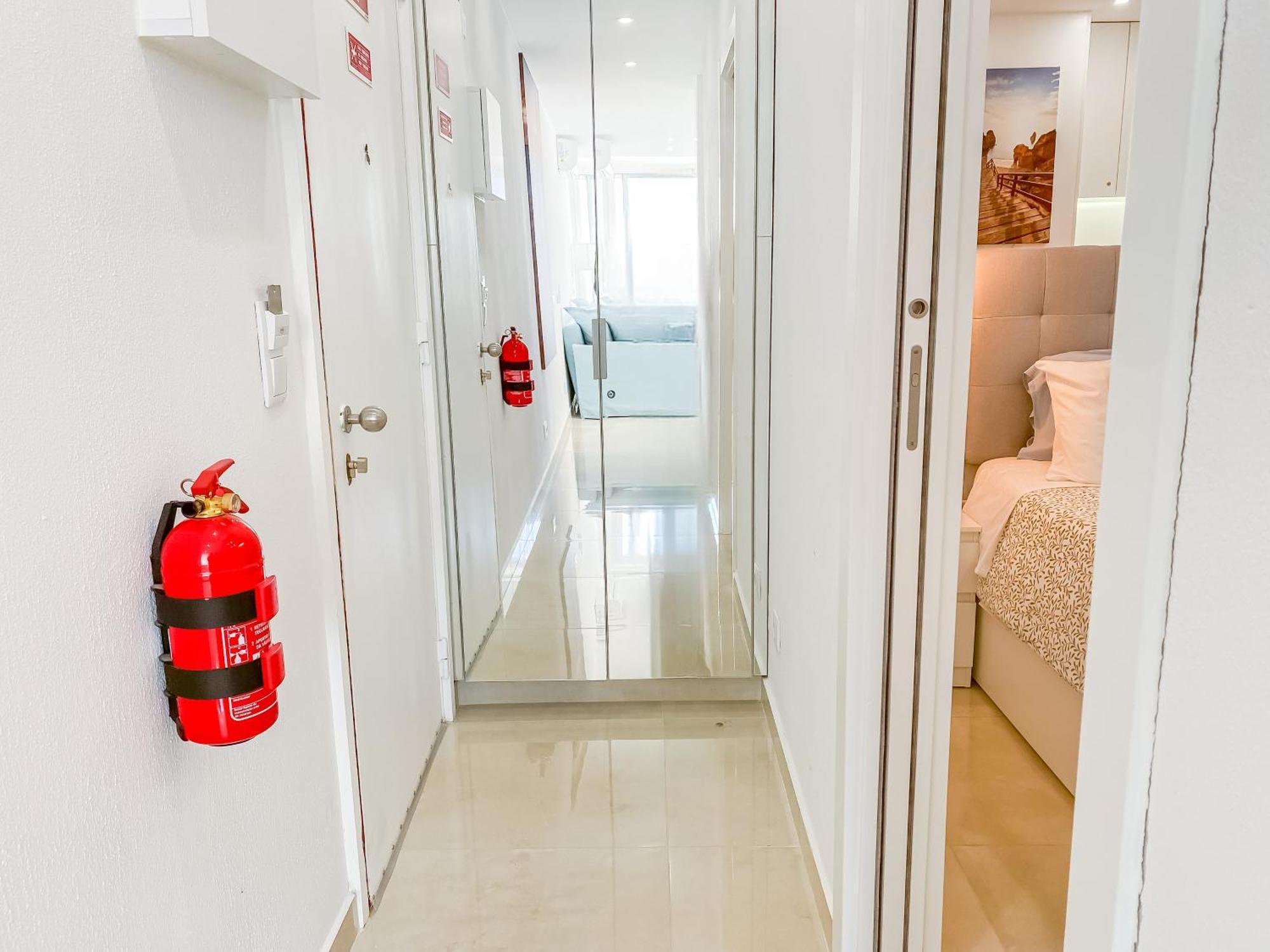 Luxury 2 Min Beach With Balcony, Ocean View, Wifi, Ac, Smarttv Portimão Esterno foto